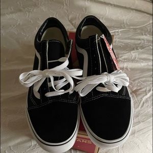 Mens Vans size 11 Brand New never worn with tags “Old Skool” style